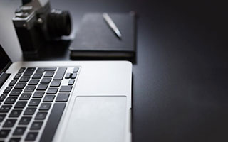 0比1不敌切尔西，斯彭斯当众拒握手，唇语曝光他对主帅放这句狠话